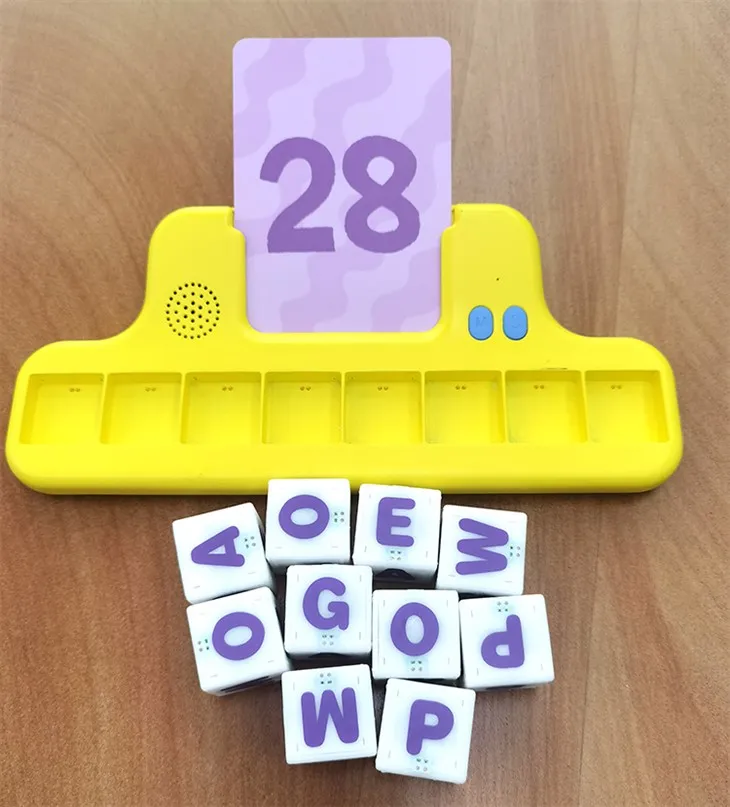 Addysg yn darllen cardiau fflach yn blocio teganau